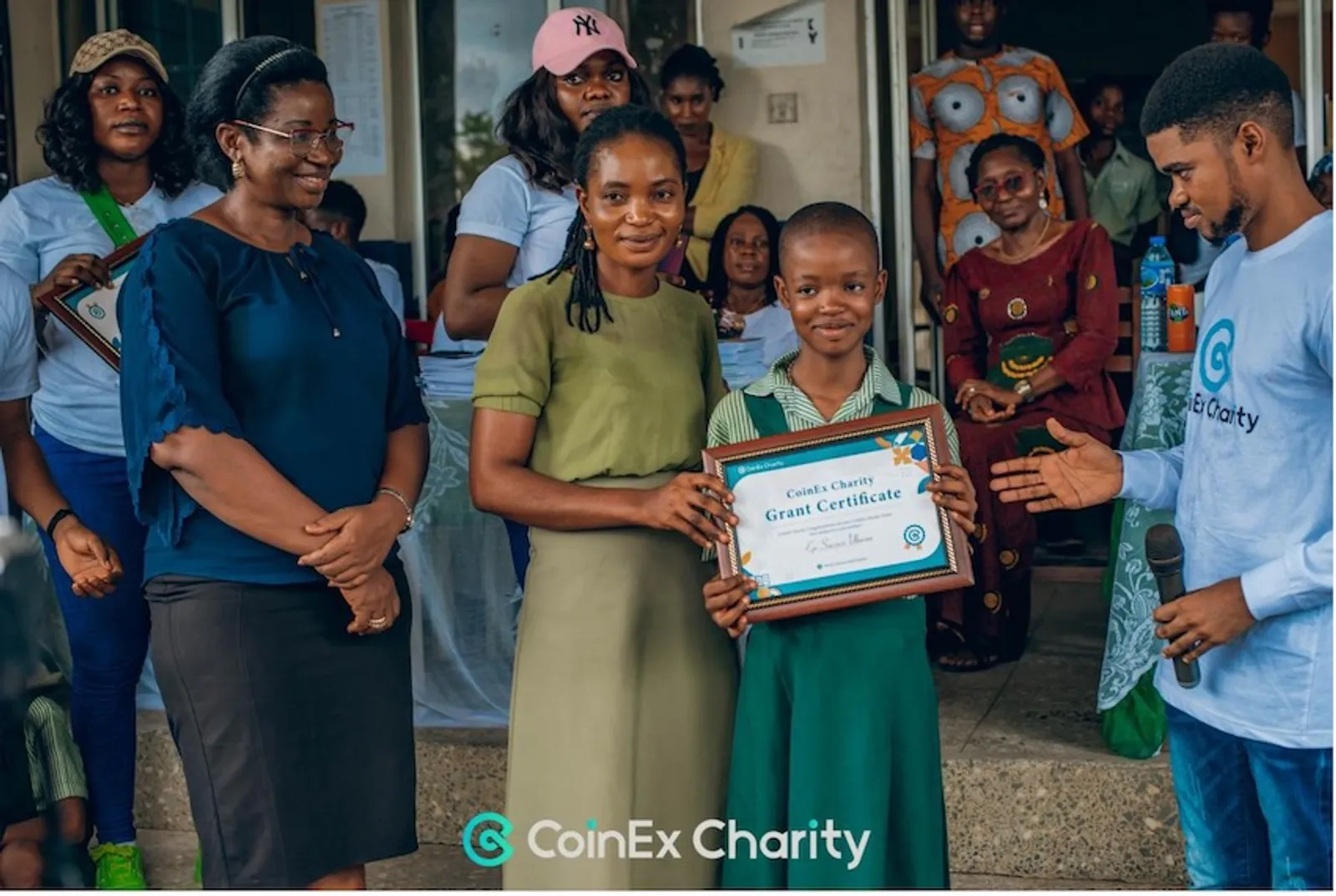 Sevgiyi İletmek ve Hayalleri Korumak: CoinEx Charity Nijerya’daki Öğrencileri Destekliyor - image 3
