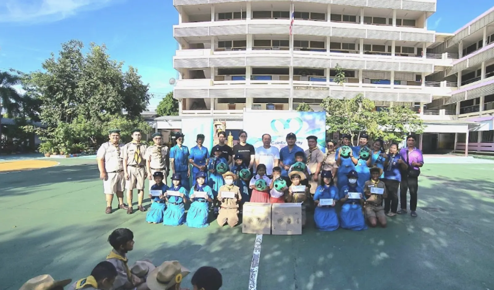 Proyek “The Wall of Dreams” CoinEx Charity di Thailand: Inspirasi Masa Depan dengan Kreativitas - image 4