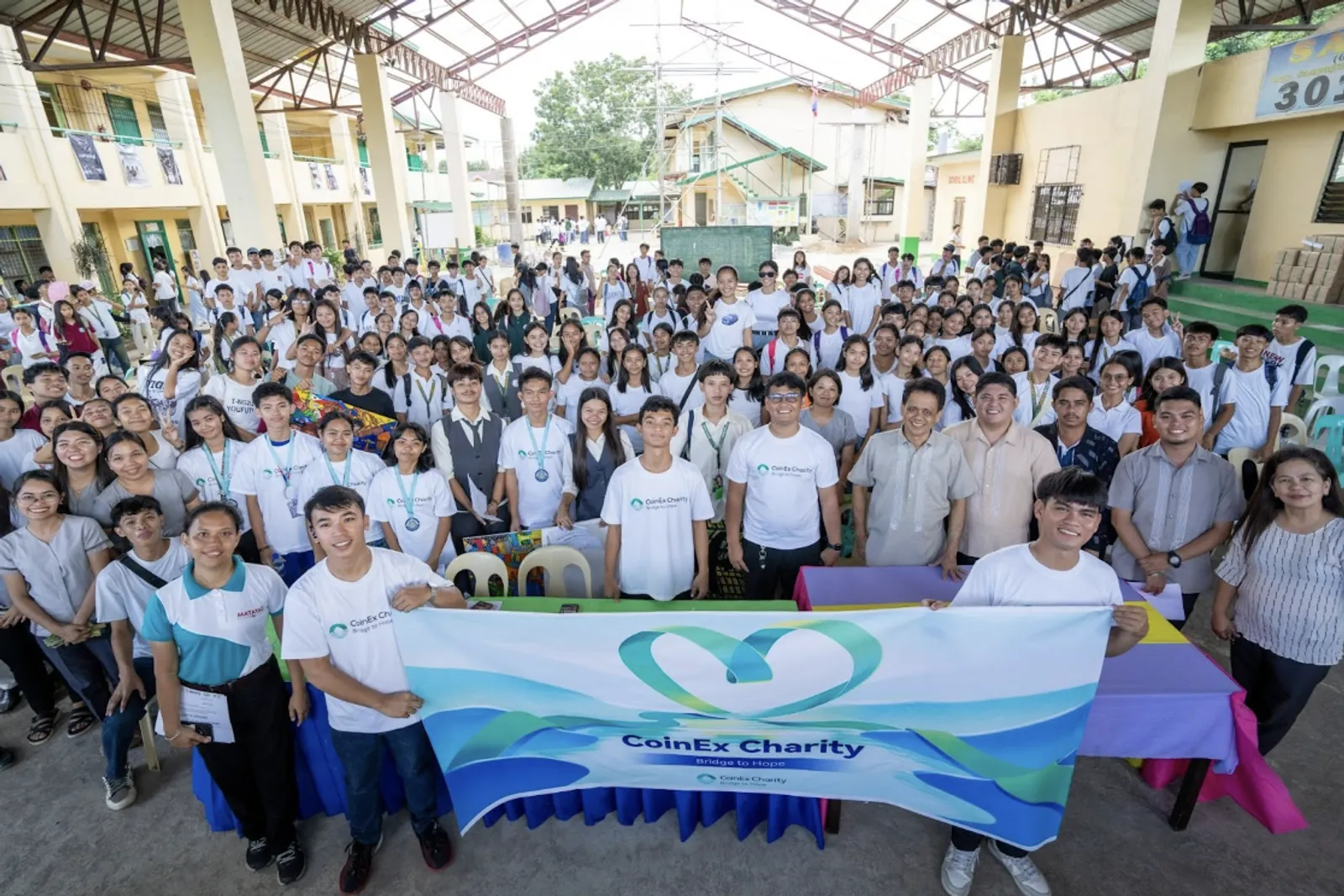 CoinEx Charity: “The Wall of Dreams” Menginspirasi Siswa di Filipina
