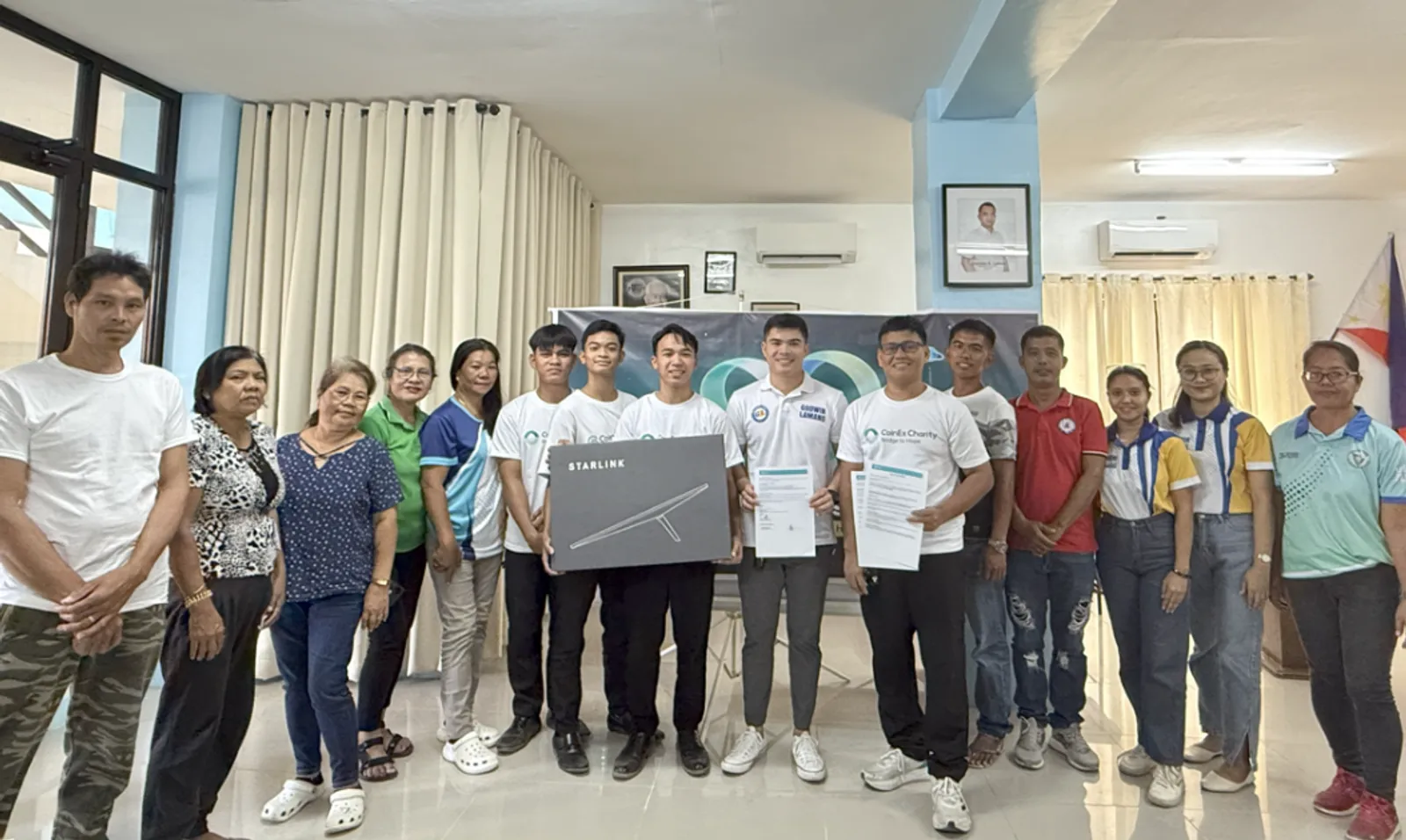 Program Starlink Beraksi: CoinEx Charity Pasang Unit Starlink Kedua di Filipina - image 3