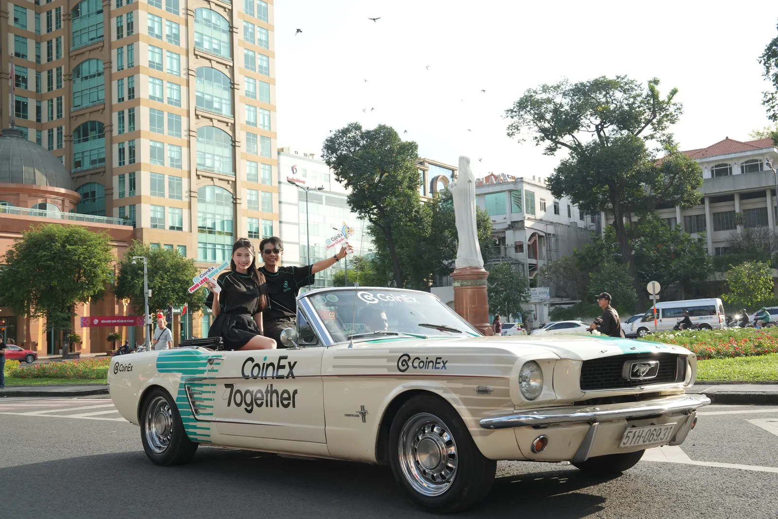 CoinEx’s 7th Anniversary: Sparking Energy with Vintage Car Show in Vietnam - image 5