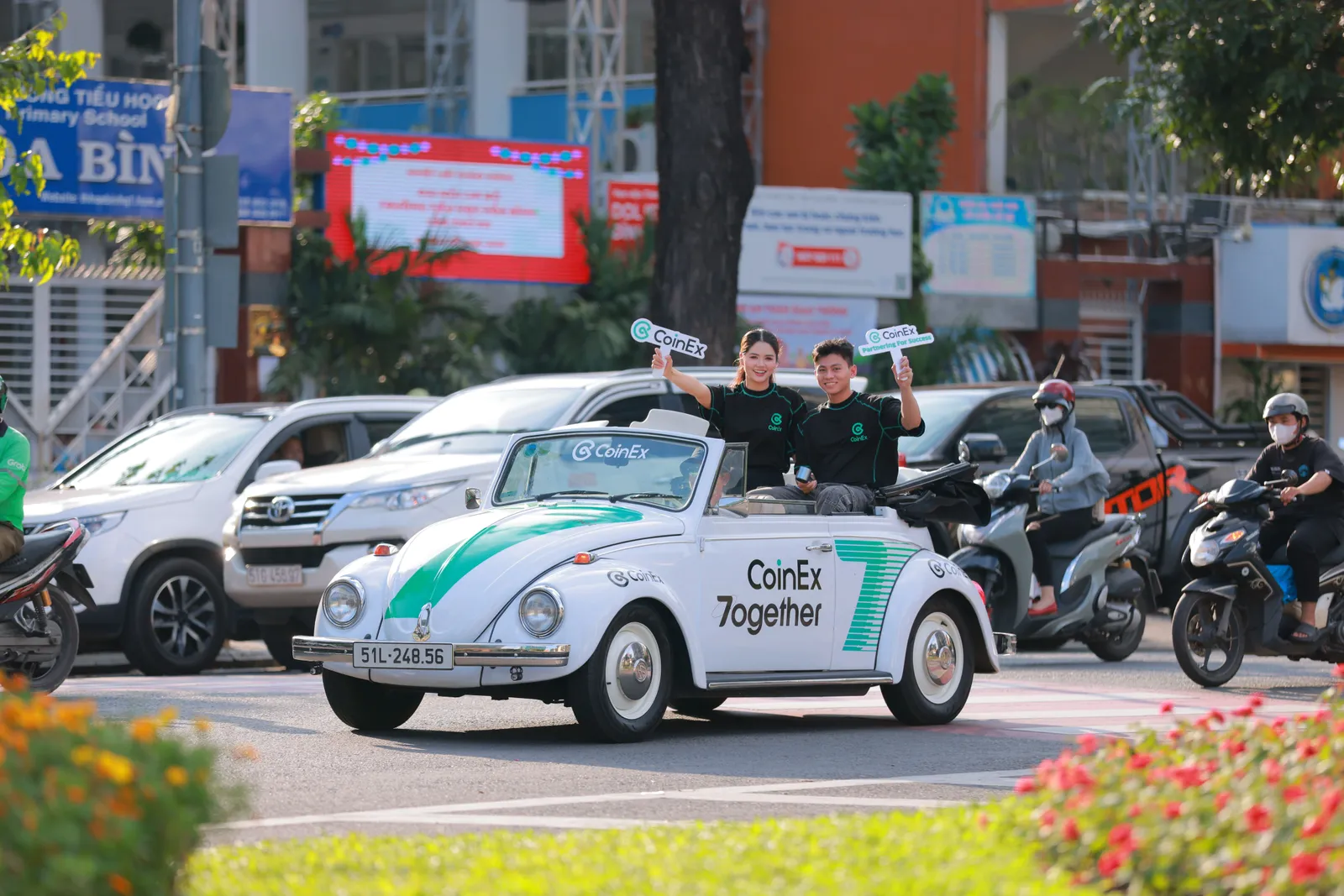 CoinEx’s 7th Anniversary: Sparking Energy with Vintage Car Show in Vietnam - image 2
