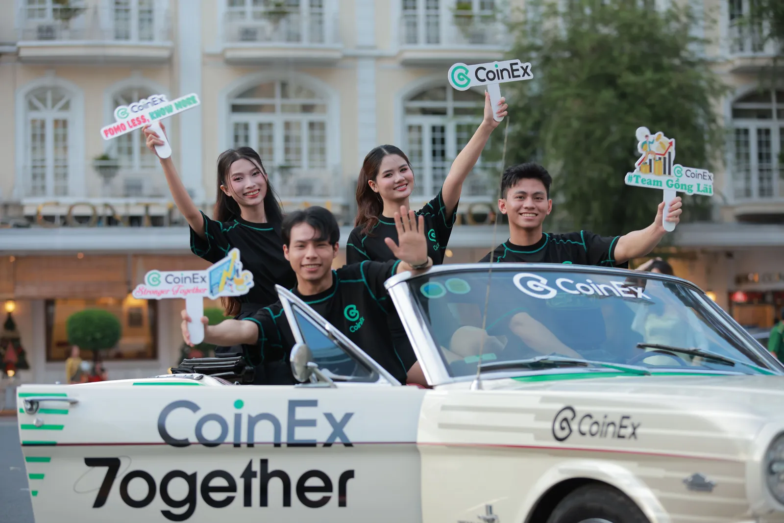 CoinEx’s 7th Anniversary: Sparking Energy with Vintage Car Show in Vietnam - image 3
