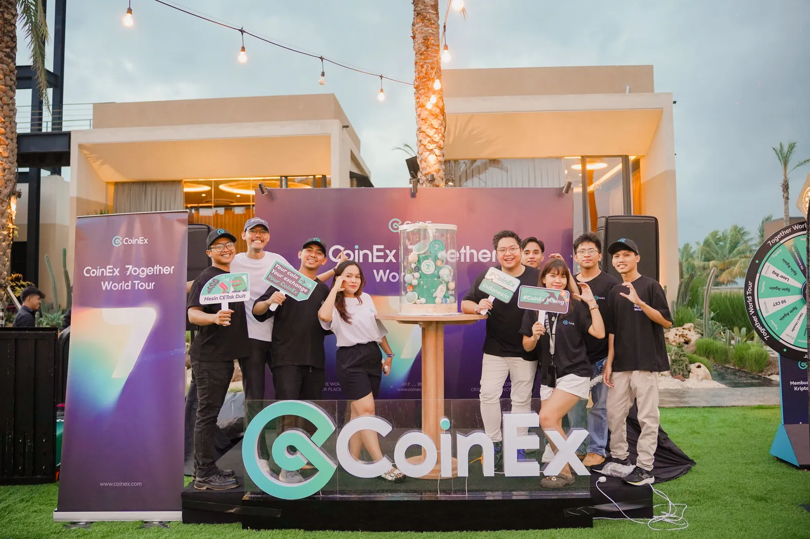 CoinEx’s 7th Anniversary: Revving Up Celebrations with Vintage Cars and Community Spirit - image 3