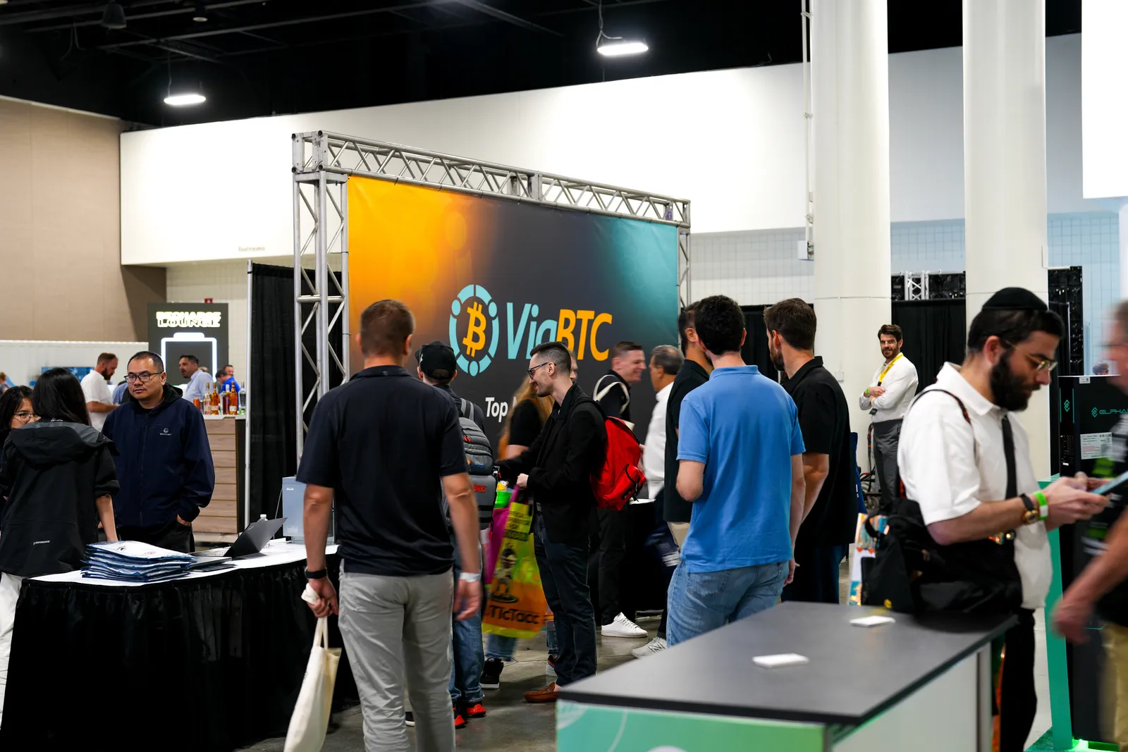 CoinEx di Mining Disrupt 2025: Memperkuat Suara Kami dalam Komunitas Penambangan Global